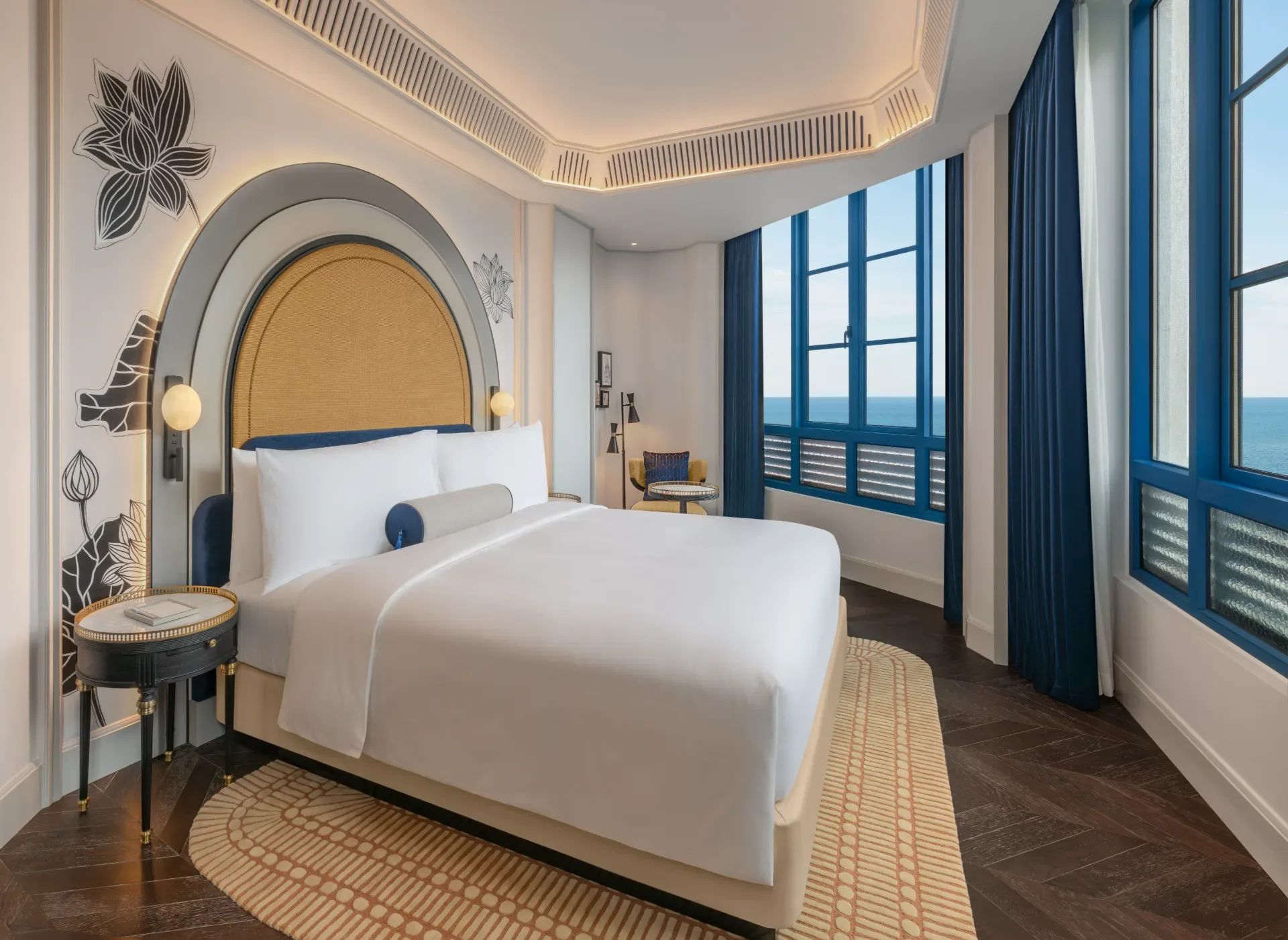 Sorrento Corner Suite