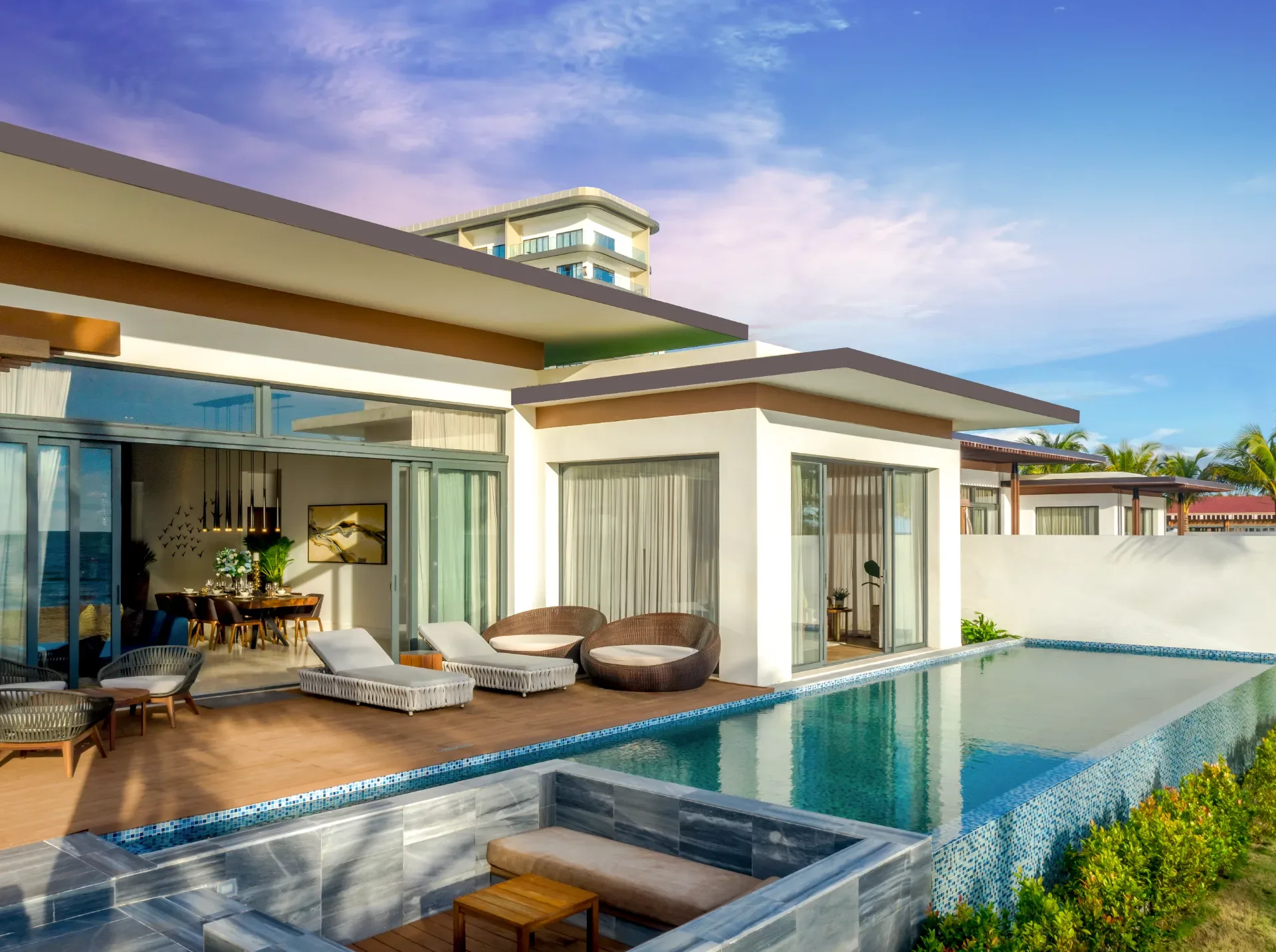 Three Bedroom Villa with - Beach Front