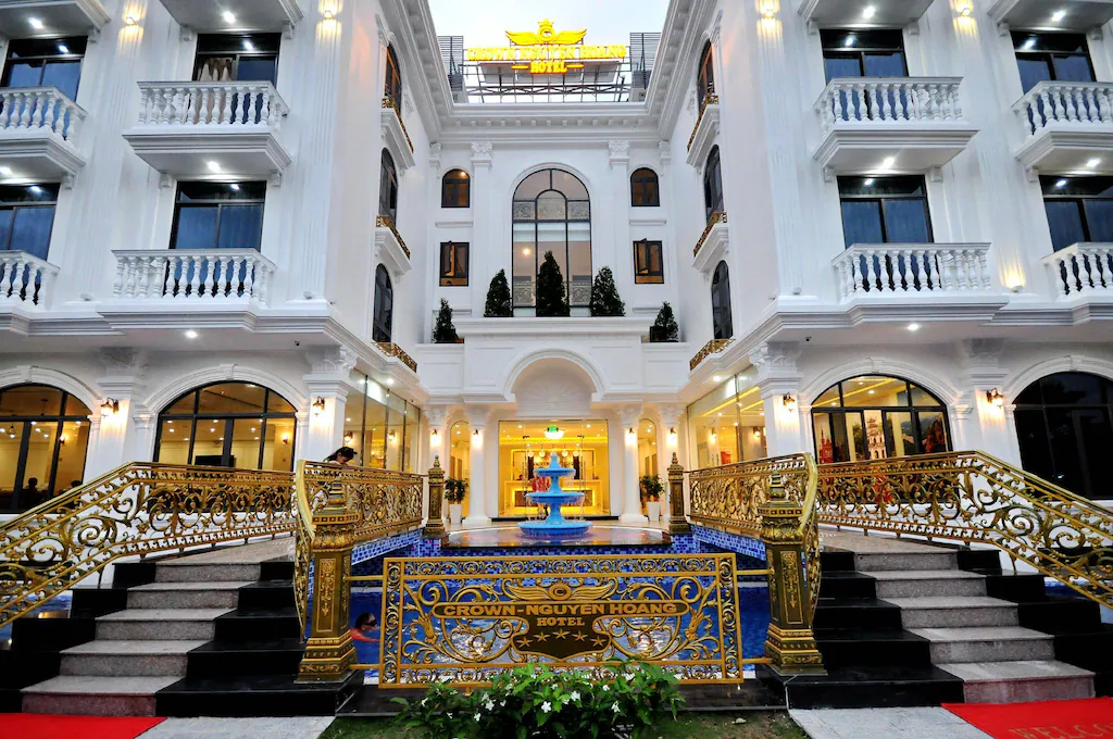 Crown Nguyen Hoang Hotel