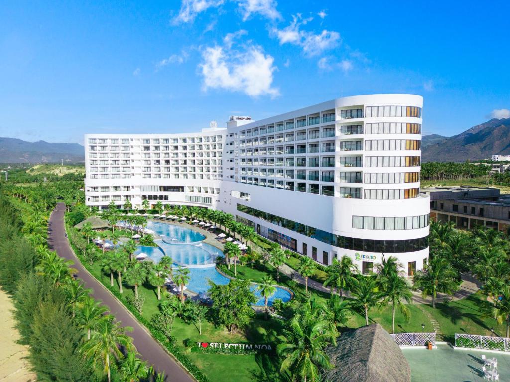 Selectum Noa Resort Cam Ranh: Nghỉ dưỡng trong không gian "sóng biển" siêu hiện đại