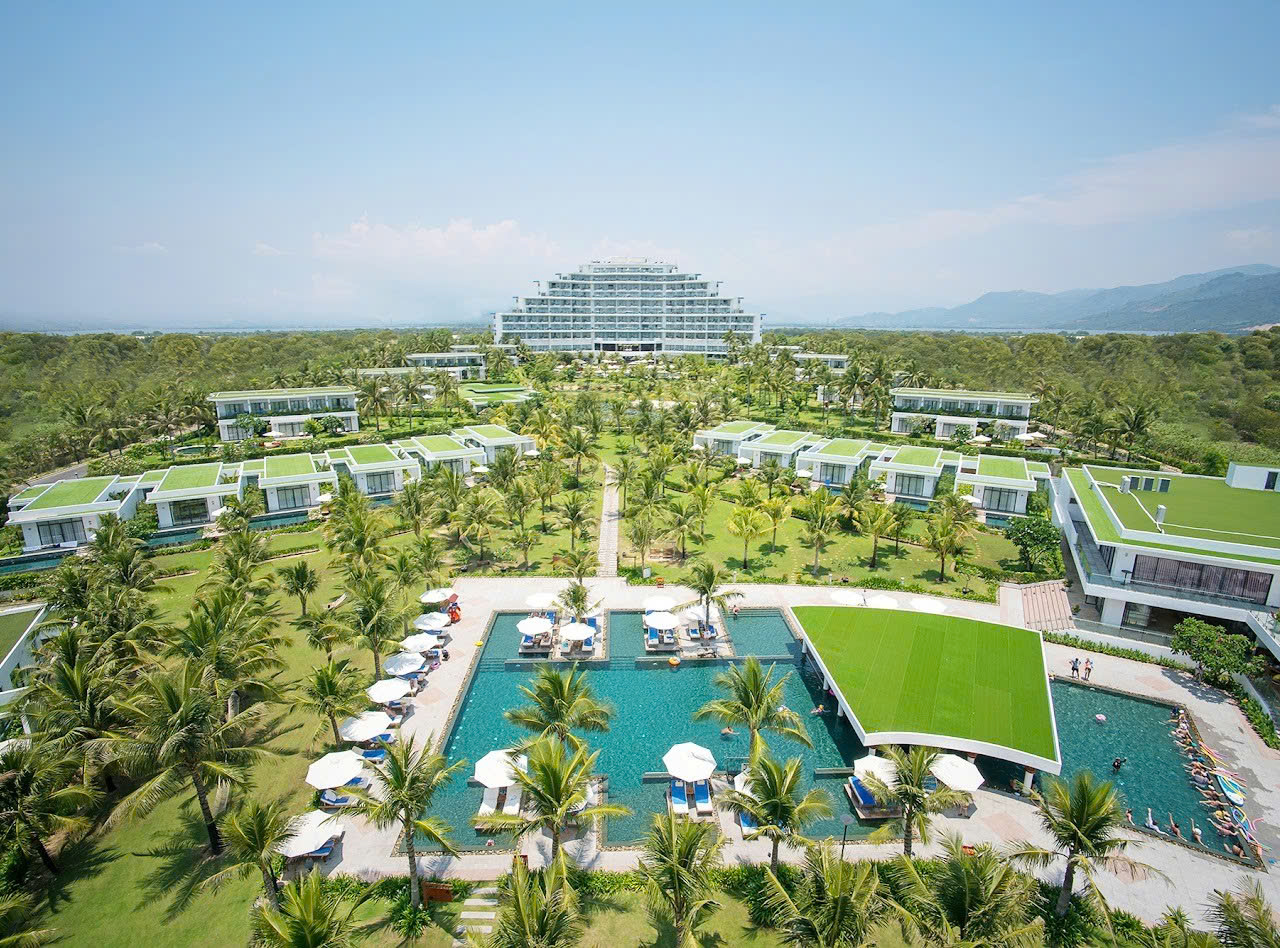 Cam Ranh Riviera Beach Resort & Spa