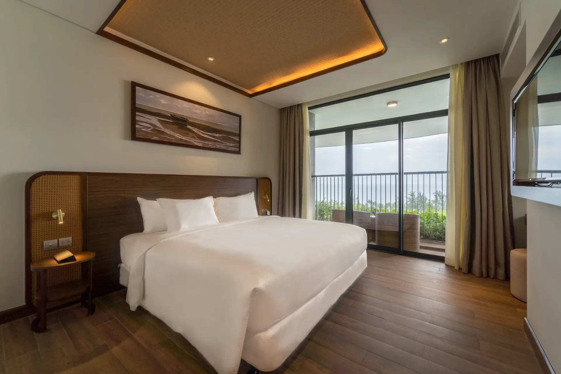 Executive Deluxe King with Sea View