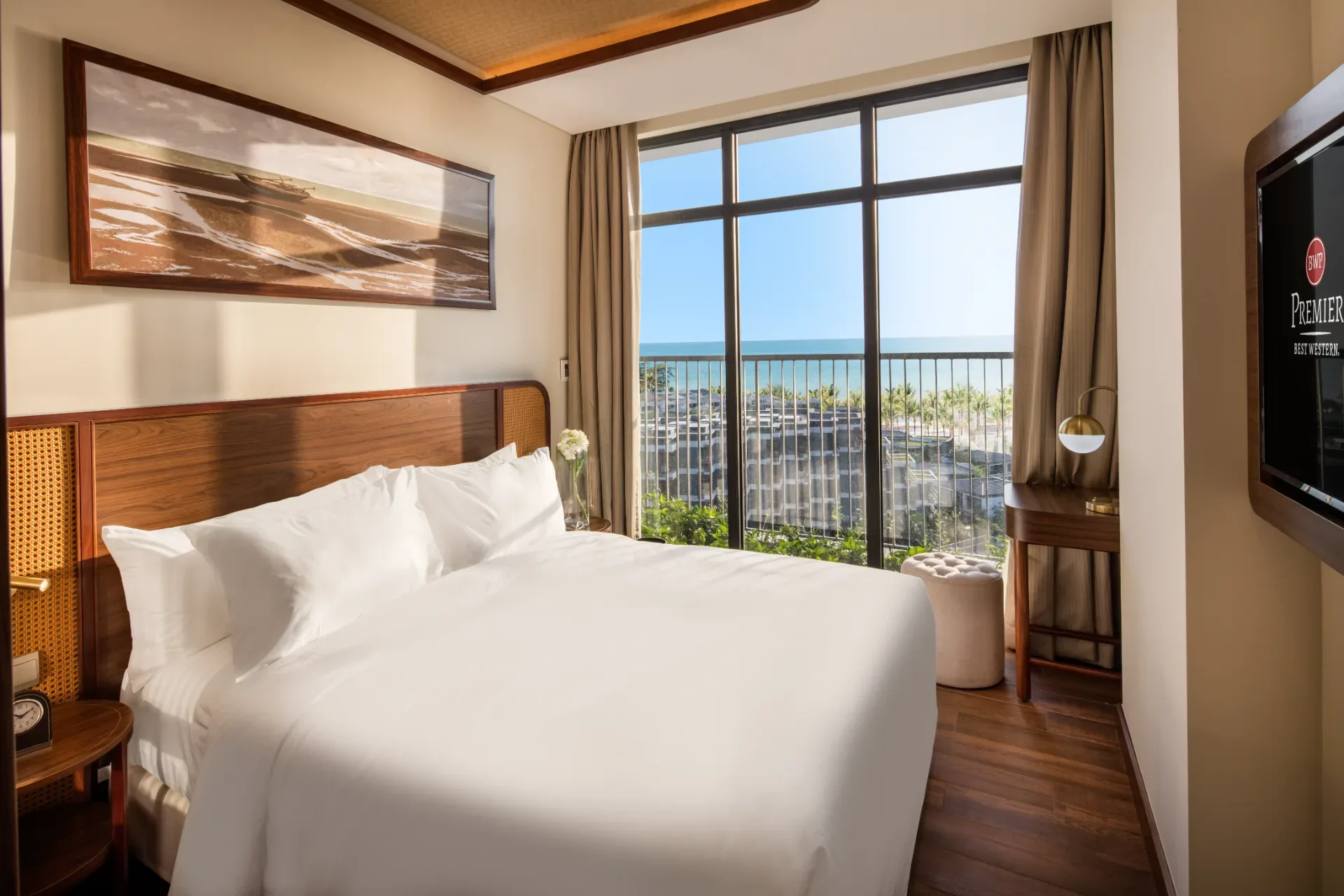Executive Suite with 02-Bedrooms with Sea view