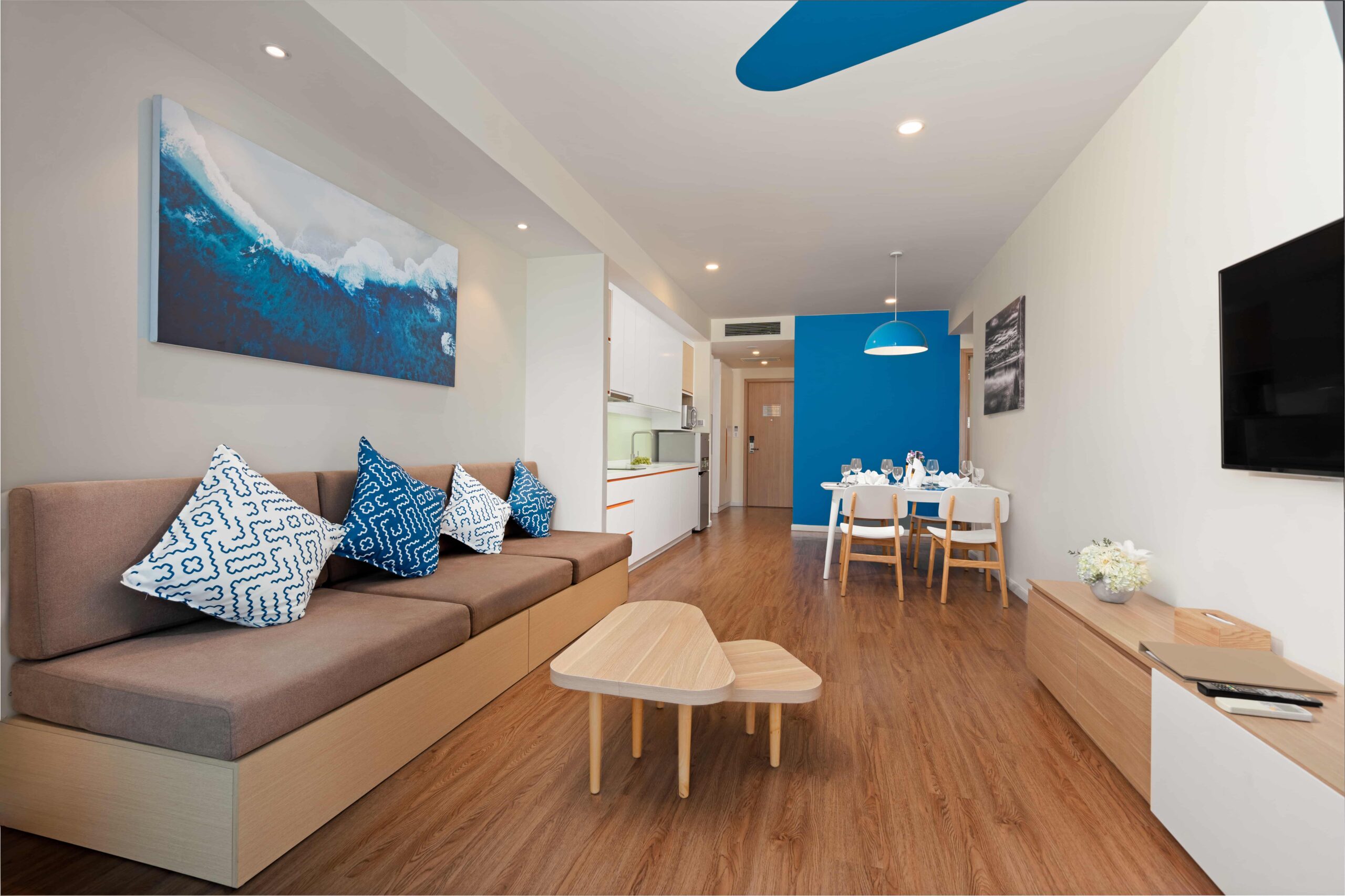 02 Bedroom Deluxe Club Suite Mountain View